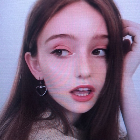 Meet your Posher, Barton - Picture 1 of 1